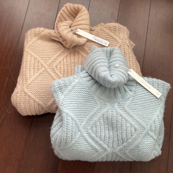 Brand new CASLON sweater - Picture 4 of 4